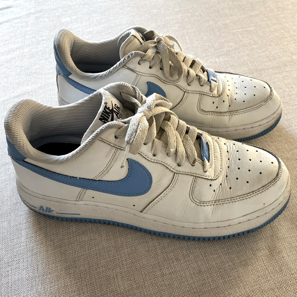 Nike Air Air Force One sneakers, white and blue. Size US8
